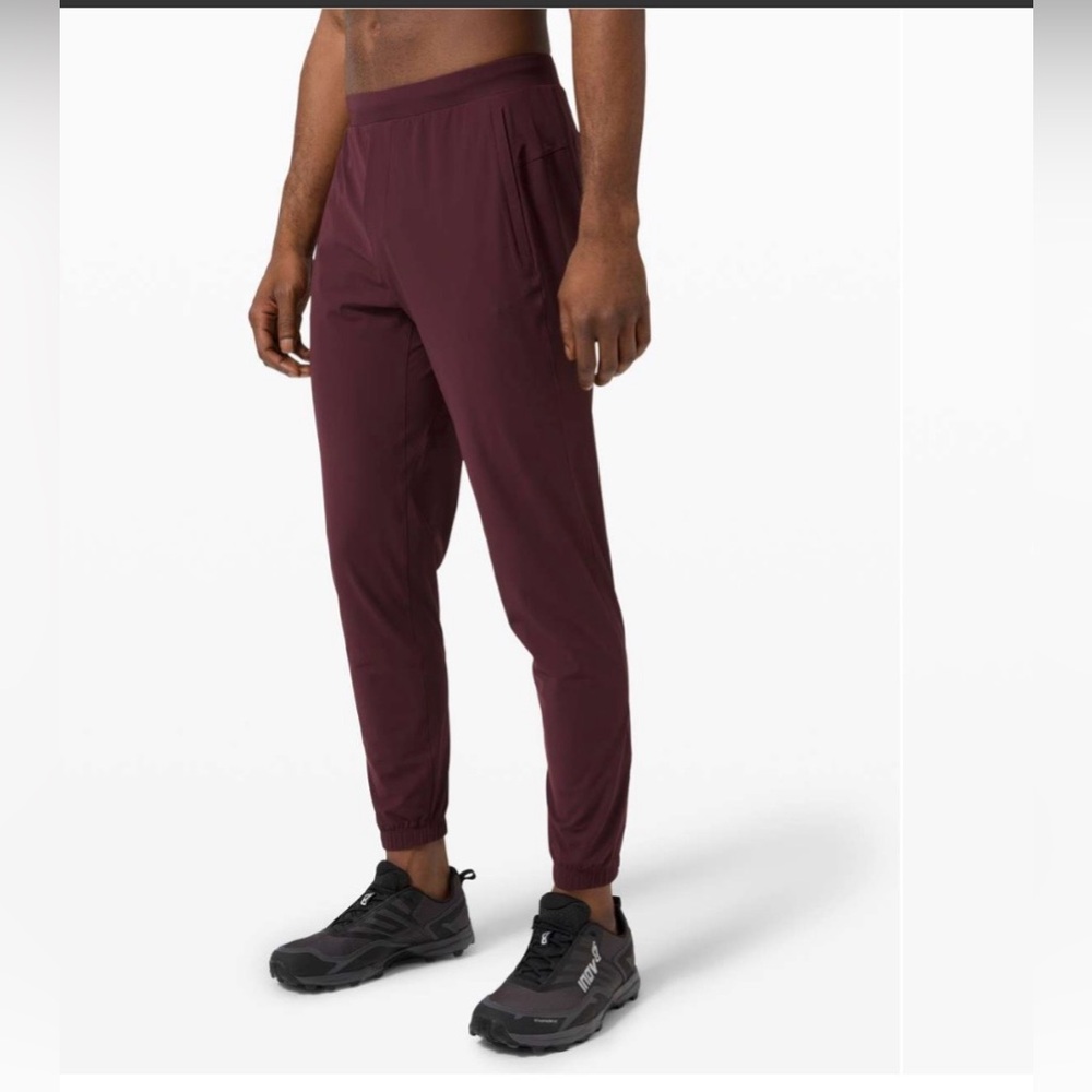Lululemon surge jogger 29”
 Cassis